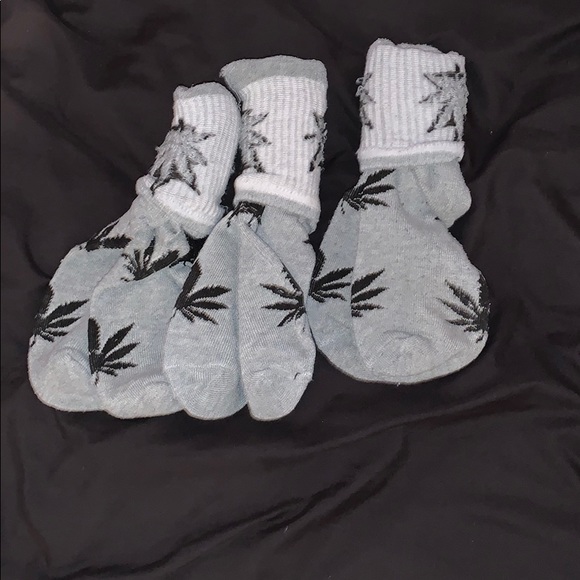 3 pairs of long socks. - Picture 2 of 2